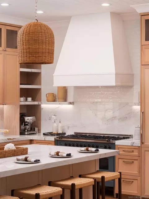 Kitchen - 540 Park Ln, Encinitas, CA 92024 photo 1 of 12