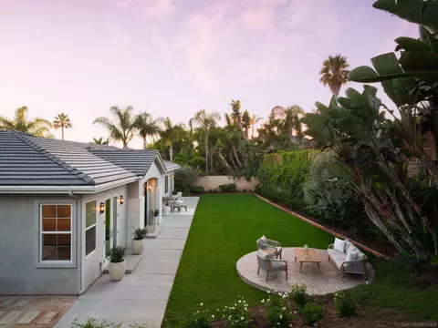 Exterior - 540 Park Ln, Encinitas, CA 92024 photo 4 of 12