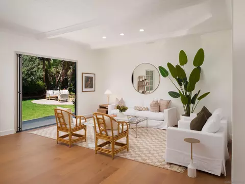 Living - 540 Park Ln, Encinitas, CA 92024 photo 3 of 3