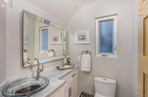 Bath - 419 Westbourne St, La Jolla, CA 92037 photo 1 of 3