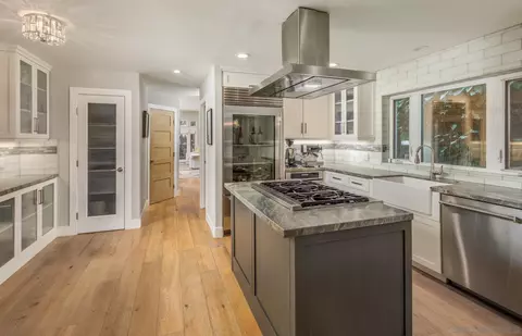 Kitchen - 419 Westbourne St, La Jolla, CA 92037 photo 1 of 3