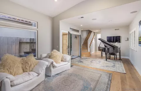 Living - 419 Westbourne St, La Jolla, CA 92037 photo 3 of 3