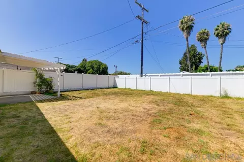 Exterior - 4390 Yale Ave, La Mesa, CA 91942 photo 5 of 9