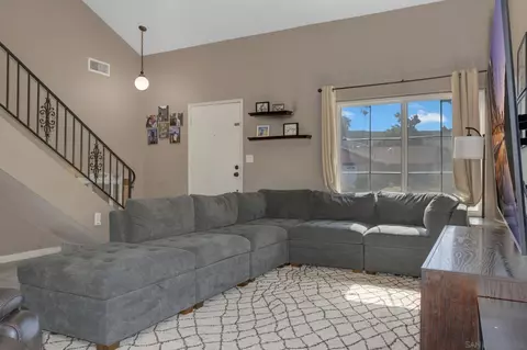 10850 Whippletree Ln, Spring Valley, CA 91978 photo 3