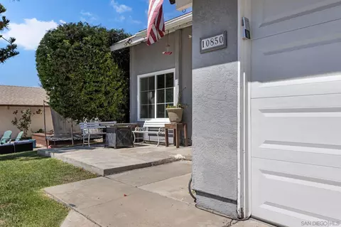 10850 Whippletree Ln, Spring Valley, CA 91978