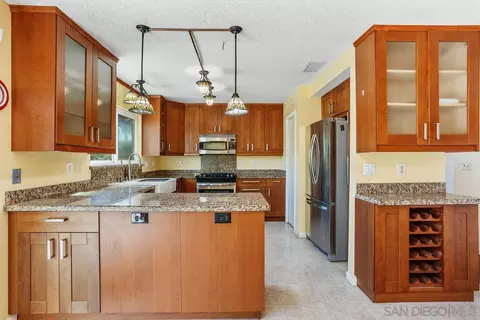 1237 Rock Springs Rd, San Marcos, CA 92069
