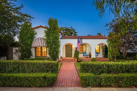 811 10th St, Coronado, CA 92118