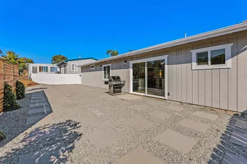 Exterior - 820 Santa Paula St, Oceanside, CA 92058 photo 6 of 6