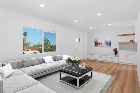 Living - 820 Santa Paula St, Oceanside, CA 92058 photo 2 of 6