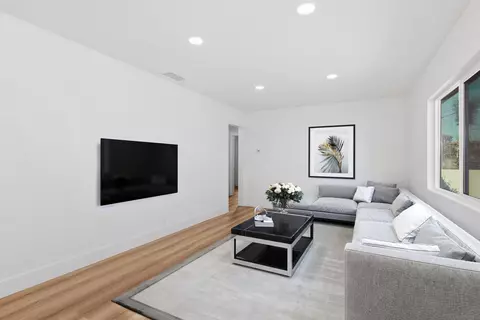 Living - 820 Santa Paula St, Oceanside, CA 92058 photo 5 of 6