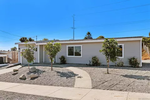820 Santa Paula St, Oceanside, CA 92058