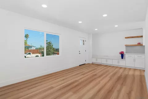 Living - 820 Santa Paula St, Oceanside, CA 92058 photo 1 of 6