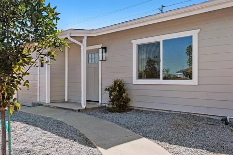 Exterior - 820 Santa Paula St, Oceanside, CA 92058 photo 2 of 6