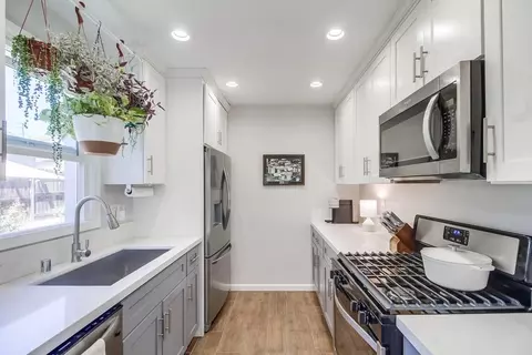 Kitchen - 4575 Parks Ave, La Mesa, CA 91942 photo 3 of 7