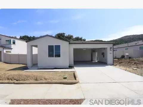 543 Meadowood St #301, Fallbrook, CA 92028