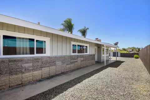862 Banock St, Spring Valley, CA 91977 photo 4