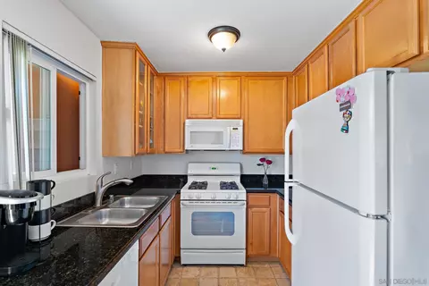 Kitchen - 513 Calle Montecito #71, Oceanside, CA 92057 photo 2 of 2
