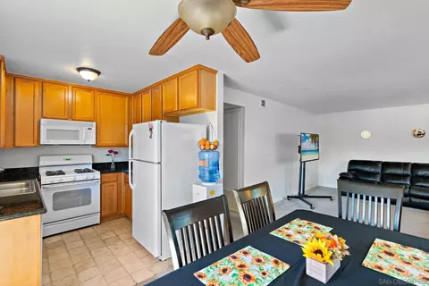 Kitchen - 513 Calle Montecito #71, Oceanside, CA 92057 photo 1 of 2