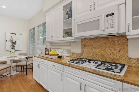 Kitchen - 2815 Ridgegate Row, La Jolla, CA 92037 photo 7 of 7