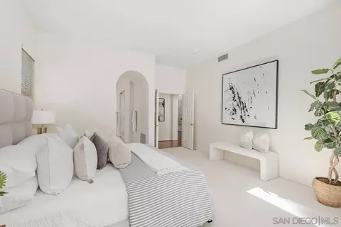 Bedroom - 2815 Ridgegate Row, La Jolla, CA 92037 photo 2 of 5