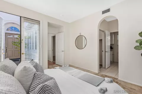 Bedroom - 2815 Ridgegate Row, La Jolla, CA 92037 photo 4 of 5