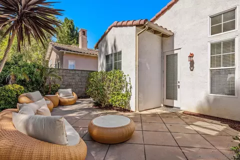 Exterior - 2815 Ridgegate Row, La Jolla, CA 92037 photo 6 of 11