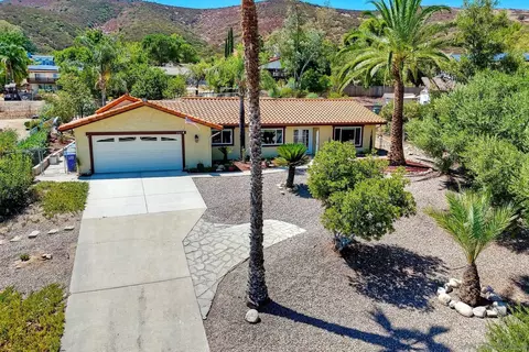 23417 Everett Pl, Ramona, CA 92065 photo 2