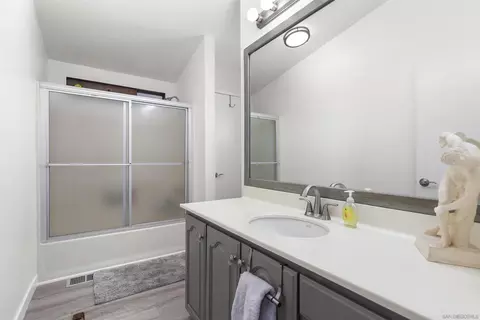 Bath - 2000 Crofton St #8, Spring Valley, CA 91977 photo 1 of 2