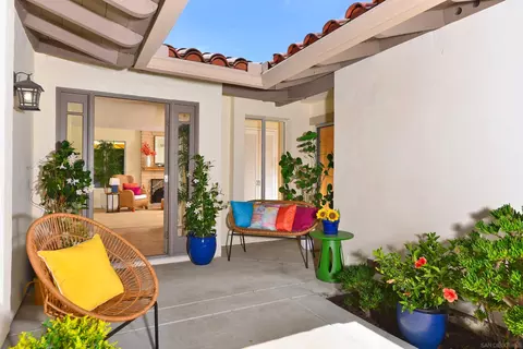 119 Guerrero Ct, Solana Beach, CA 92075 photo 2