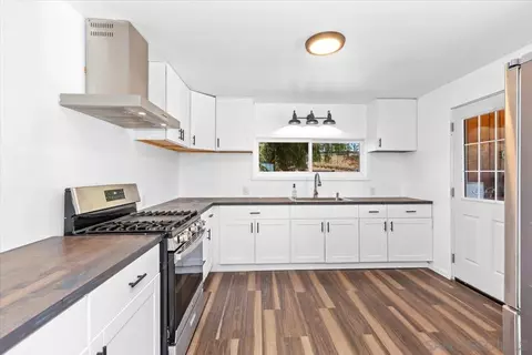 Kitchen - 11441 Pinehurst Dr, Lakeside, CA 92040 photo 1 of 2