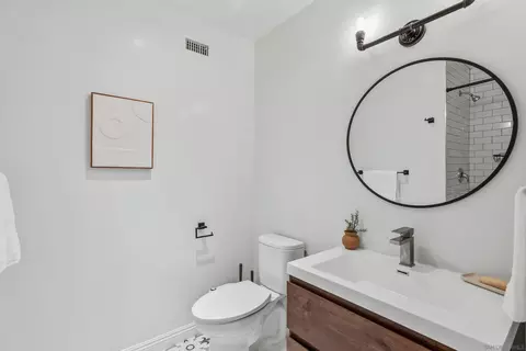 Bath - 9475 Janfred Way, La Mesa, CA 91942 photo 2 of 2