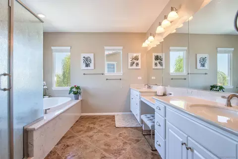 Bath - 34376 Coppola St, Temecula, CA 92592 photo 3 of 6