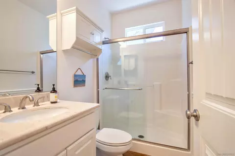 Bath - 34376 Coppola St, Temecula, CA 92592 photo 2 of 6
