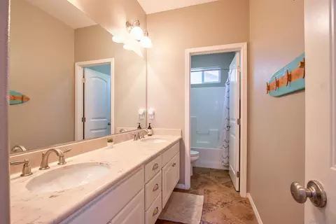 Bath - 34376 Coppola St, Temecula, CA 92592 photo 6 of 6