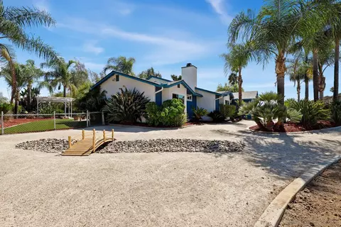 589 Tag Ln, Ramona, CA 92065 photo 3