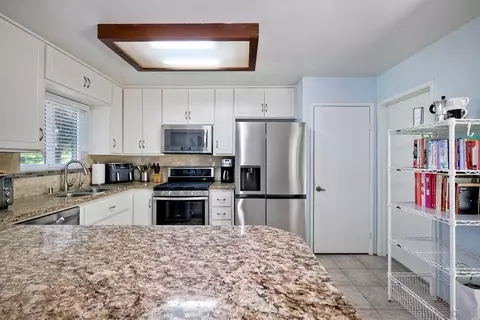 Kitchen - 14062 Mazatlan Way, Poway, CA 92064 photo 3 of 7