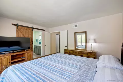 Bedroom - 14062 Mazatlan Way, Poway, CA 92064 photo 5 of 7