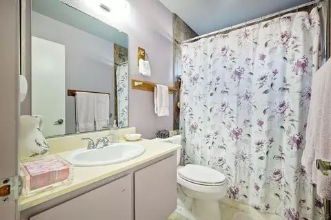 Bath - 14062 Mazatlan Way, Poway, CA 92064 photo 2 of 3