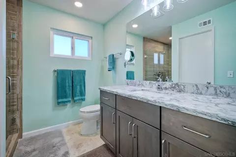 Bath - 14062 Mazatlan Way, Poway, CA 92064 photo 1 of 3
