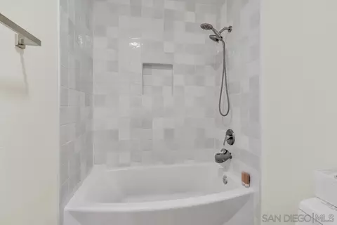 Bath - 12734 Treeridge Ter, Poway, CA 92064 photo 6 of 7