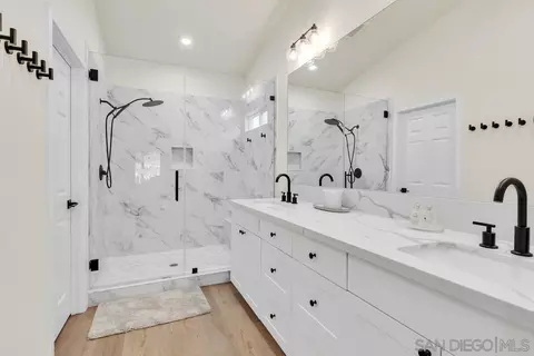 Bath - 12734 Treeridge Ter, Poway, CA 92064 photo 1 of 7
