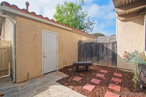 Exterior - 6876 Peach Tree Rd, Carlsbad, CA 92011 photo 3 of 7