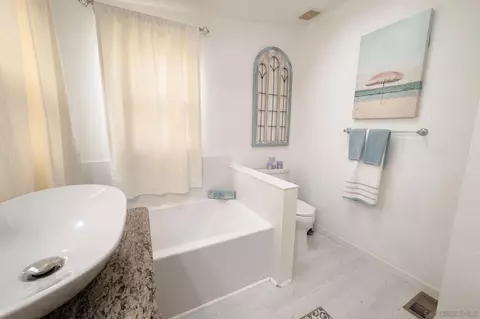 Bath - 4632 Lee Ave, La Mesa, CA 91942 photo 2 of 3