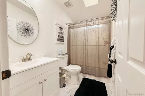 Bath - 4632 Lee Ave, La Mesa, CA 91942 photo 3 of 3