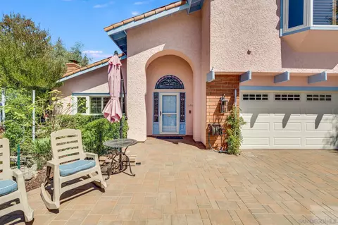 Exterior - 922 Capri Dr, Vista, CA 92084 photo 4 of 18