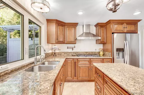 Kitchen - 922 Capri Dr, Vista, CA 92084 photo 3 of 4