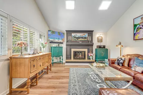 Living - 922 Capri Dr, Vista, CA 92084 photo 2 of 5