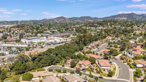 View/Area - 922 Capri Dr, Vista, CA 92084 photo 5 of 6