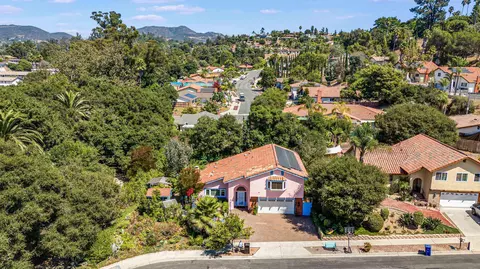 View/Area - 922 Capri Dr, Vista, CA 92084 photo 3 of 6