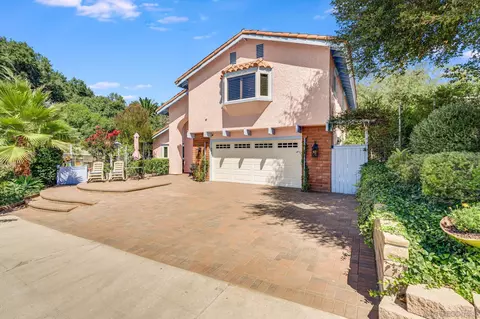 Exterior - 922 Capri Dr, Vista, CA 92084 photo 2 of 18